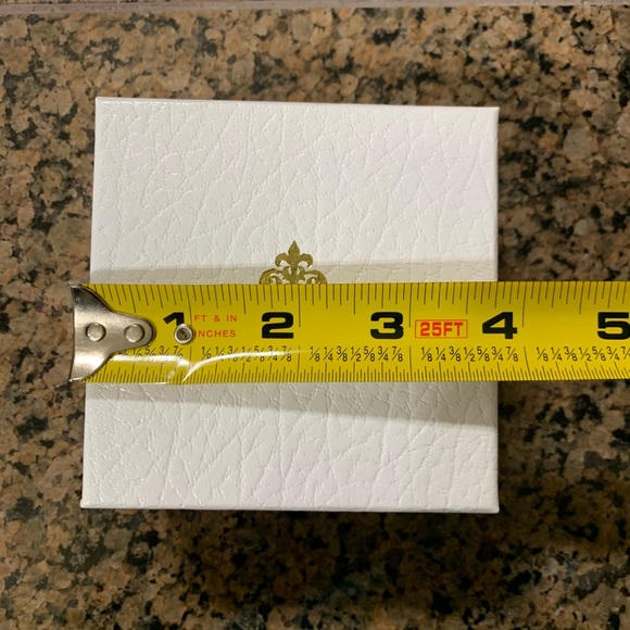 SUE GRAGG . 💍👑. Luxury Jewelry box - Picture 6 of 8